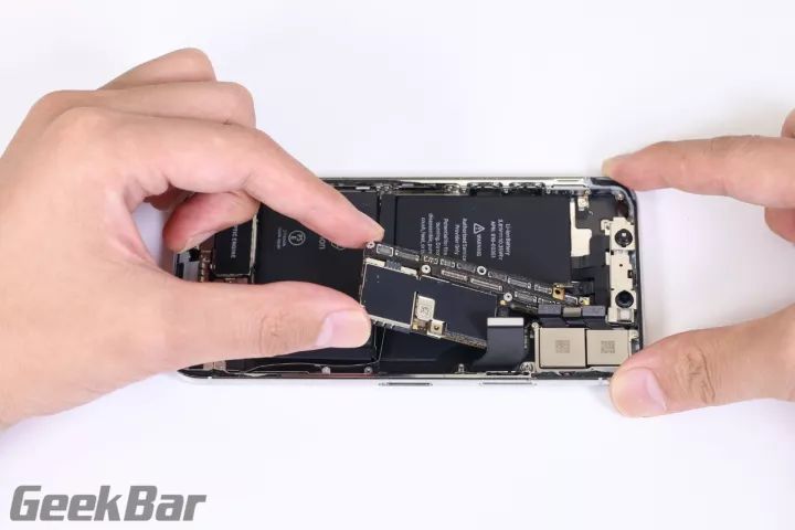 iPhoneXマザーボード