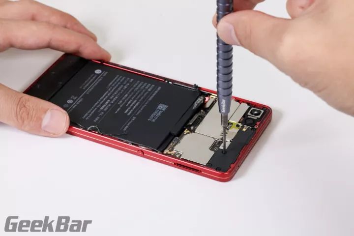 配線定着用ストッパーを取り外す