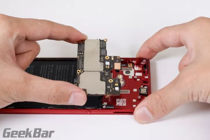 マザーボードを取り出す