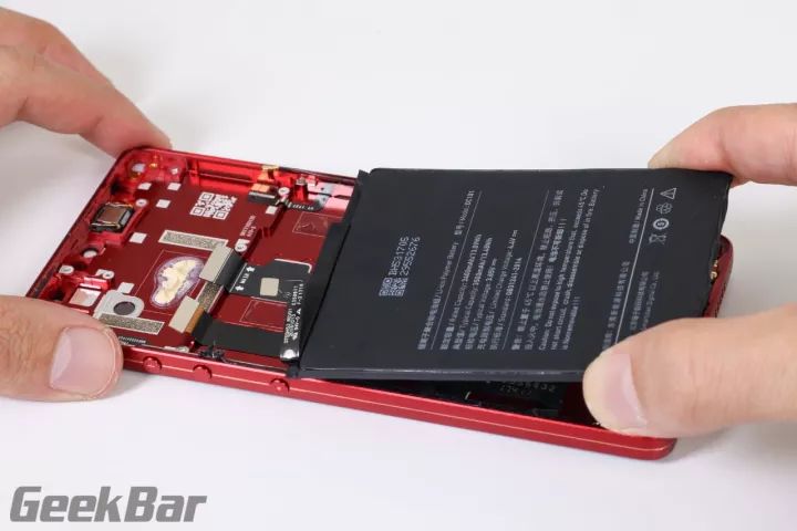 バッテリーを取り外す