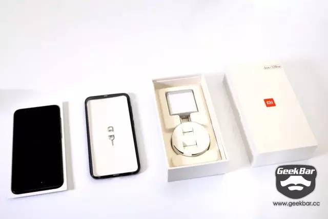 シャオミ6の内容物