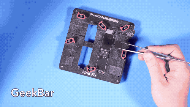 メモリを取り付ける