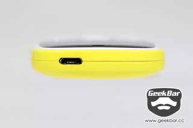 MicroUSB充電接続口