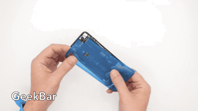 防水シールを貼る