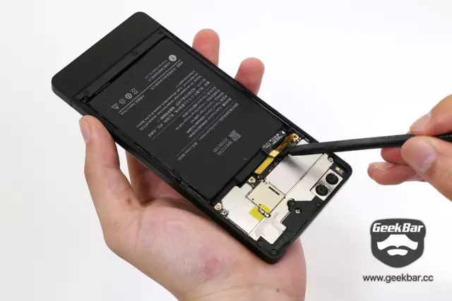 バッテリー配線を切り離す