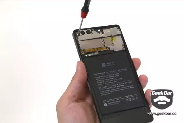 頂部配線カバーと取り外す