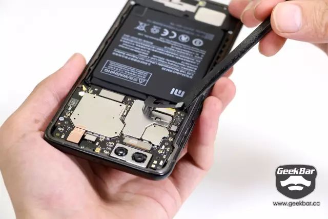 バッテリー接続配線を切り離す