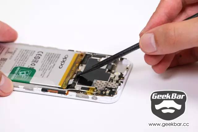 底部配線を切り離す