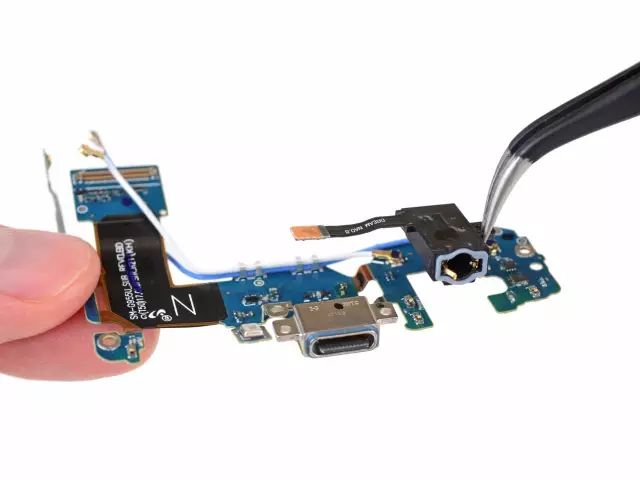 タイプCコネクター