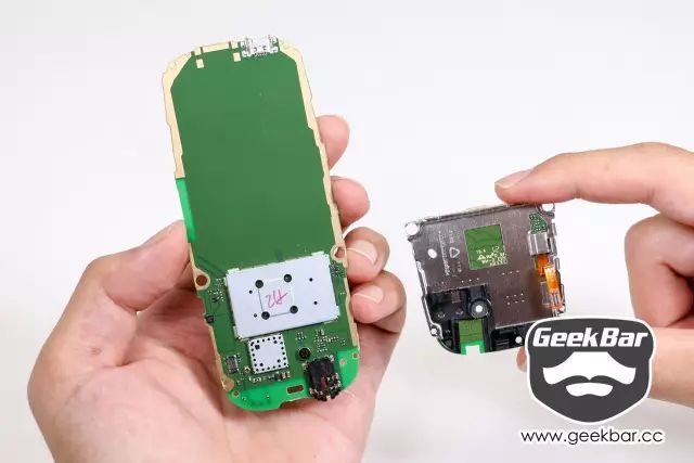 SIMカードスロット