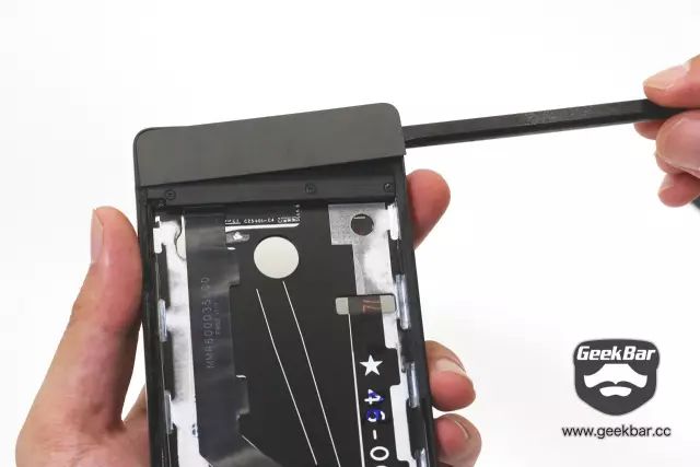 ボードはステッカーを取り外す