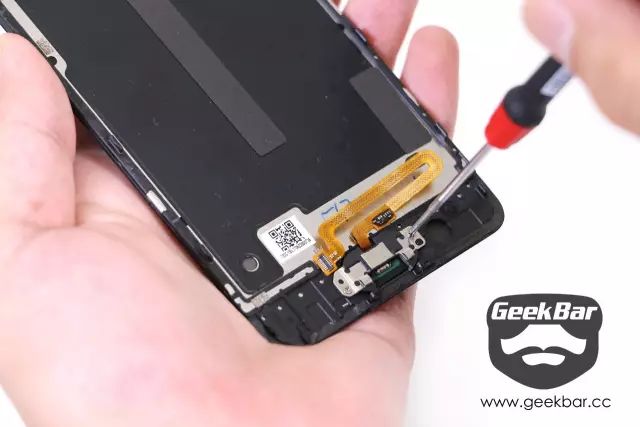 ホームボタンストッパーを取り外す