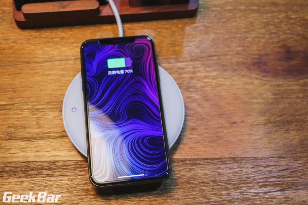 ワイヤレス充電器の使用シーン