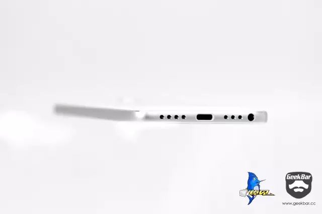 イヤホンジャック