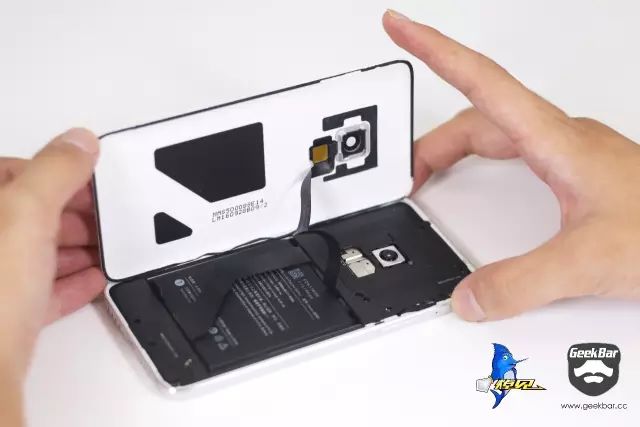 バックカバーの材質