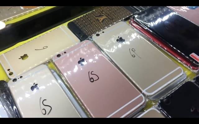 iPhoneのバックカバー