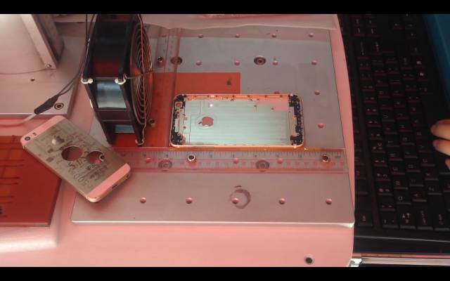 シリアルナンバーを刻印