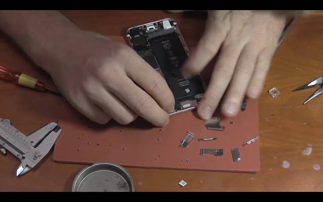 組み立てを続ける