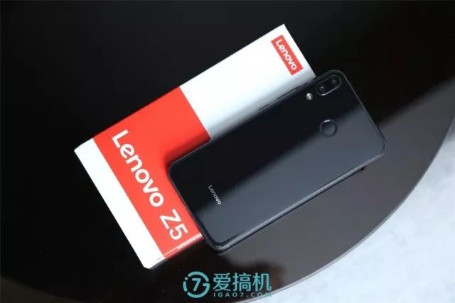 レノボZ5の背面