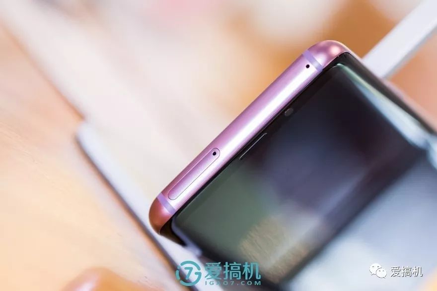 SIMカードスロット