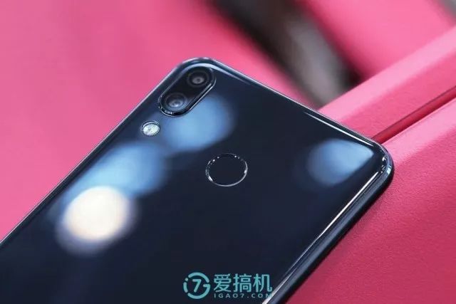 レノボZ5の背面