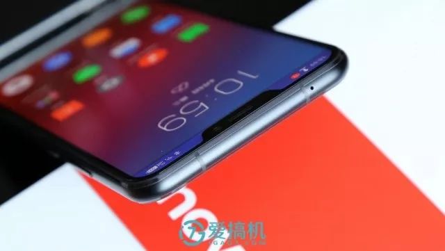 レノボZ5の上部