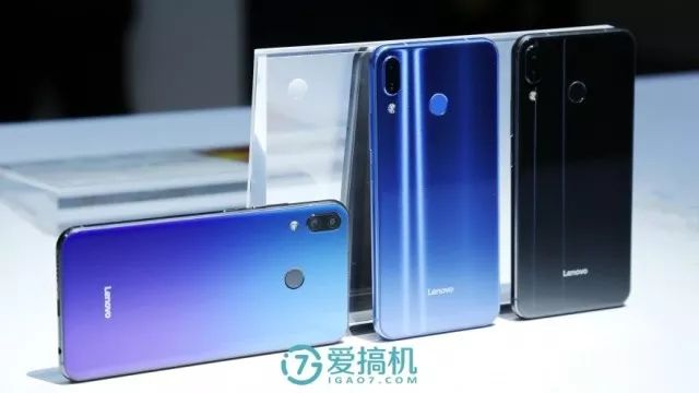 極光色（オーロラ色）、卡侬藍（カノンブルー）、舒曼黑（ブラック）