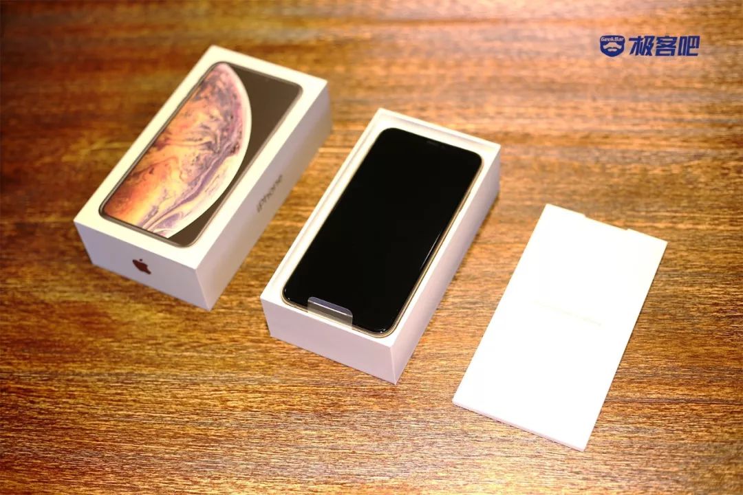 「iPhone XS Max」開封の儀レビュー