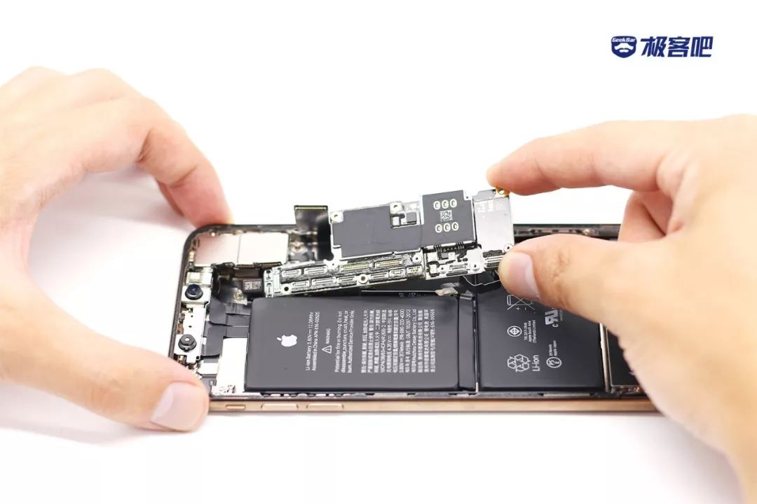 4つのメインボード | iPhone XS Max分解