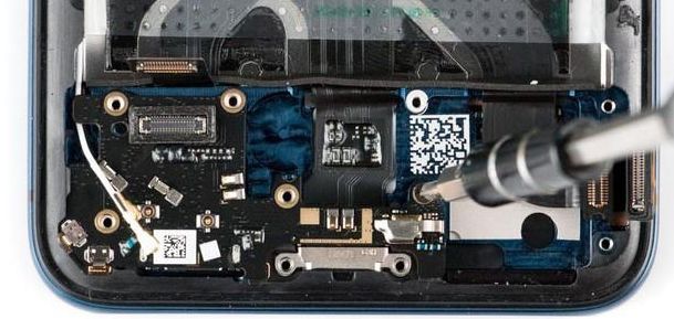 ボルトを取り外す