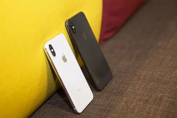 iPhoneXS MAXの外観レビュー・背面