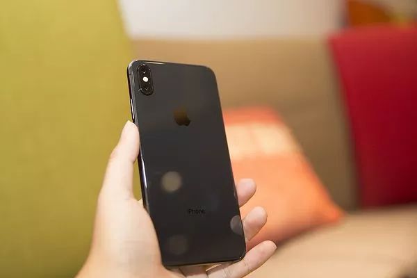 iPhoneXS MAXの外観レビュー・背面