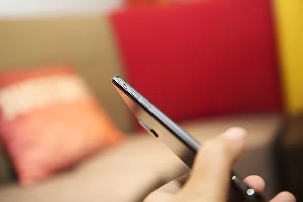 iPhoneXS MAXの外観レビュー・側面