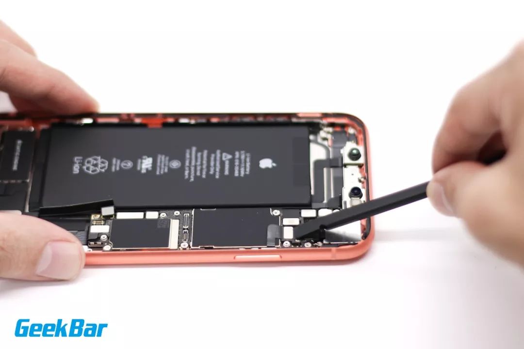 iPhone XR 分解報告レビュー】｜LCDディスプレイがすばらしい
