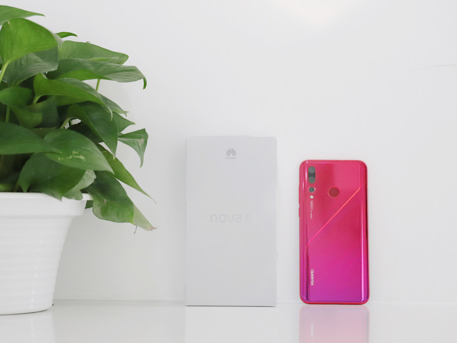 HUAWEI nova4