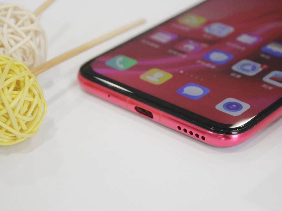 HUAWEI nova4のエッジデザイン