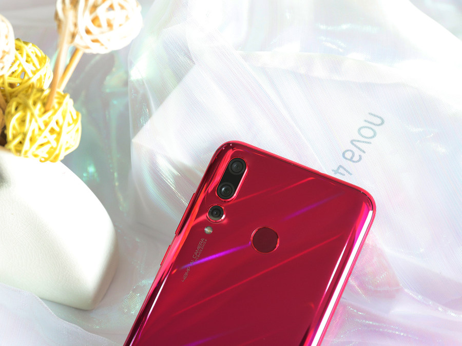 HUAWEI　Nova４のバックカメラ