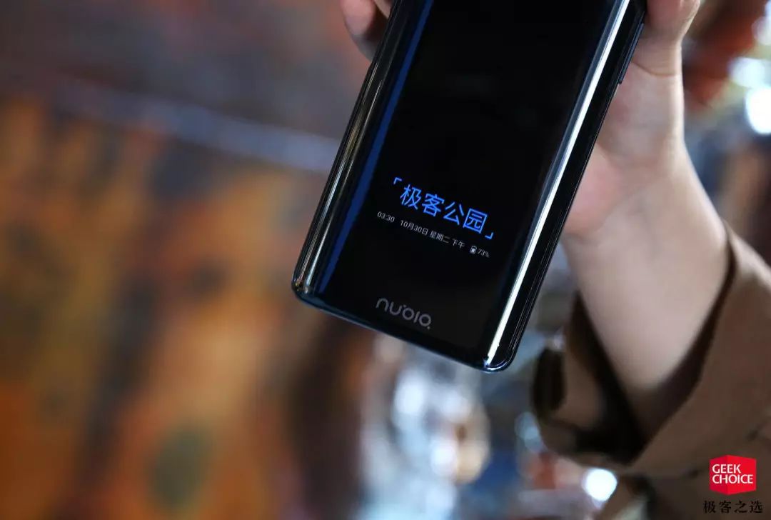 NubiaXのサブディスプレイ