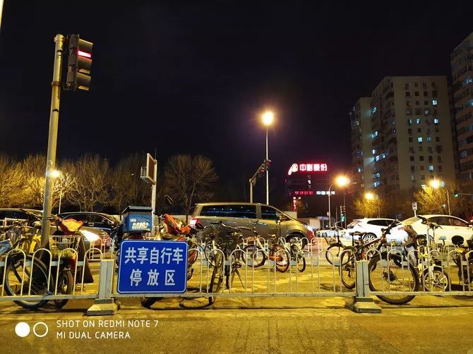 弱光シーンの撮影写真サンプル