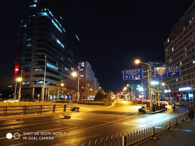 弱光シーンの撮影写真サンプル