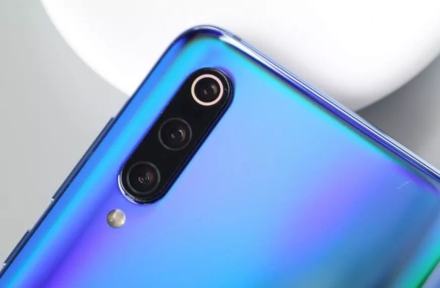 シャオミ9トリプルカメラ