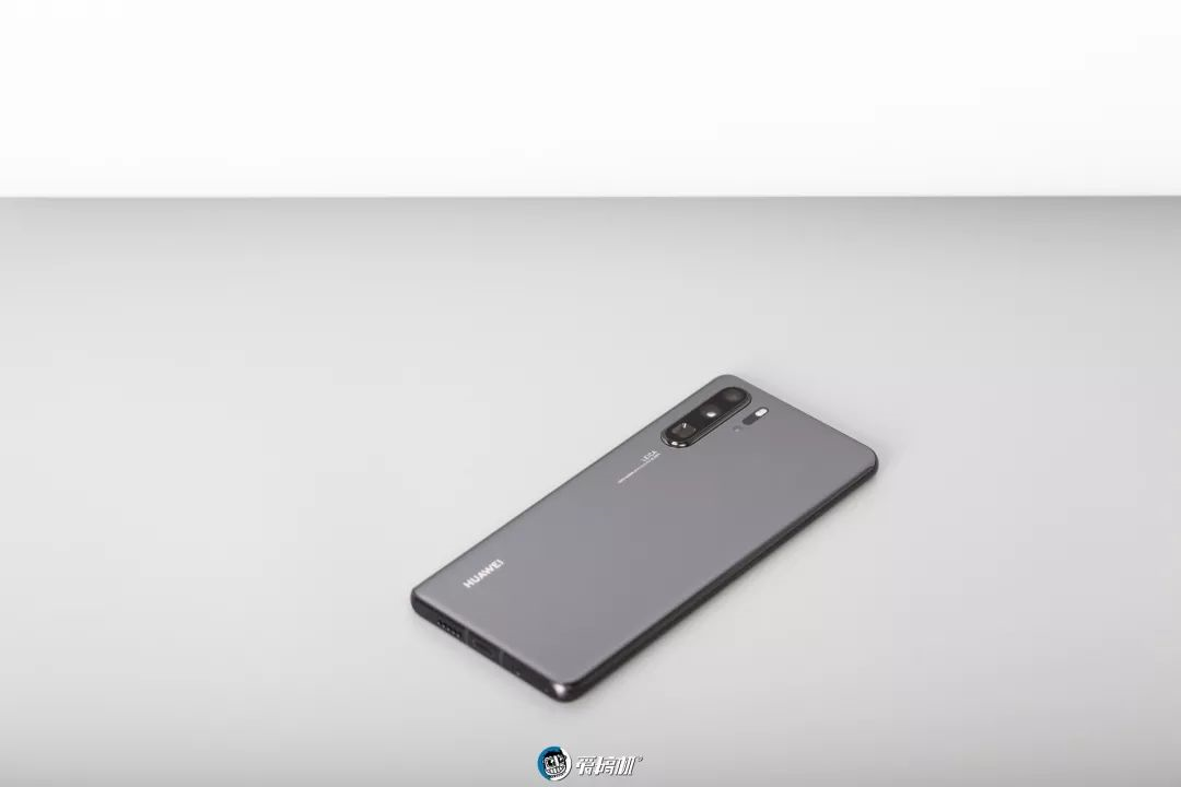 HUAWEI P30 Proの四つのアウトカメラ