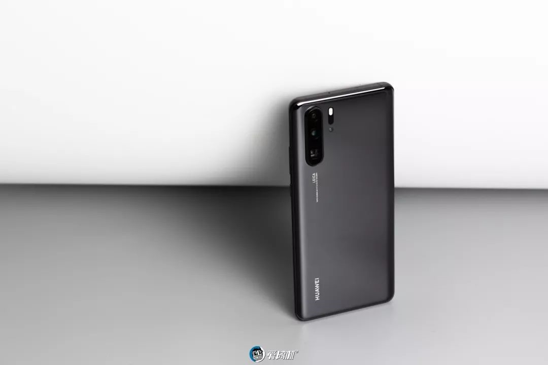 HUAWEI P30 Proの四つのアウトカメラ