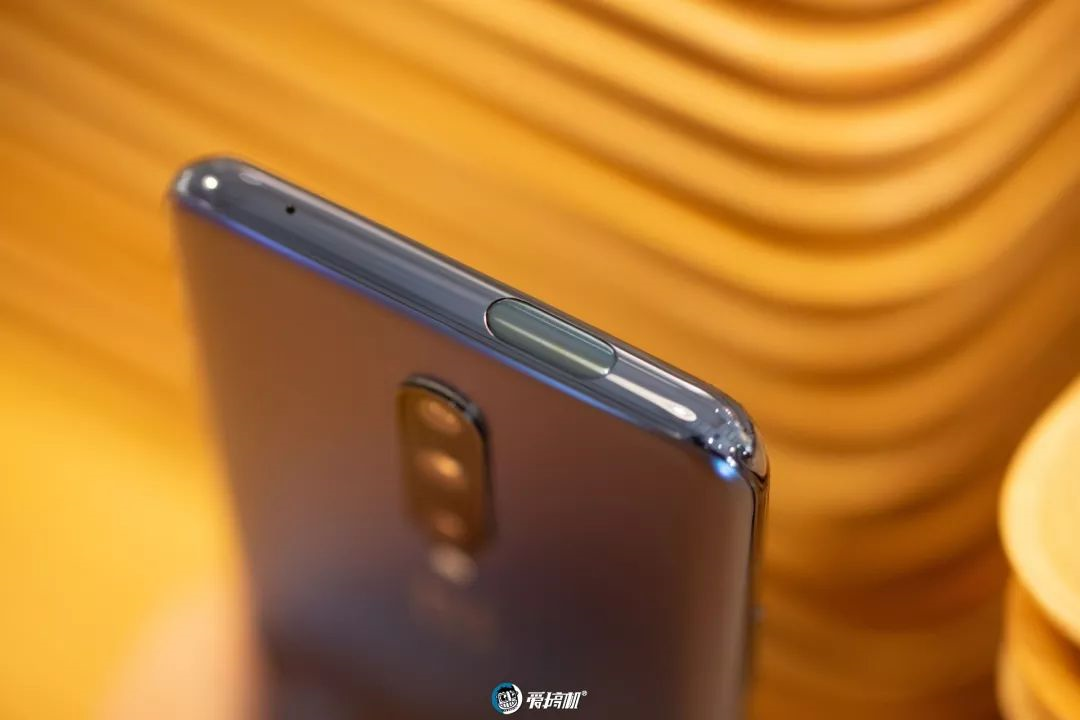 OnePlus 7 Pro のフレームザイン|OnePlus 7 Proレビュー