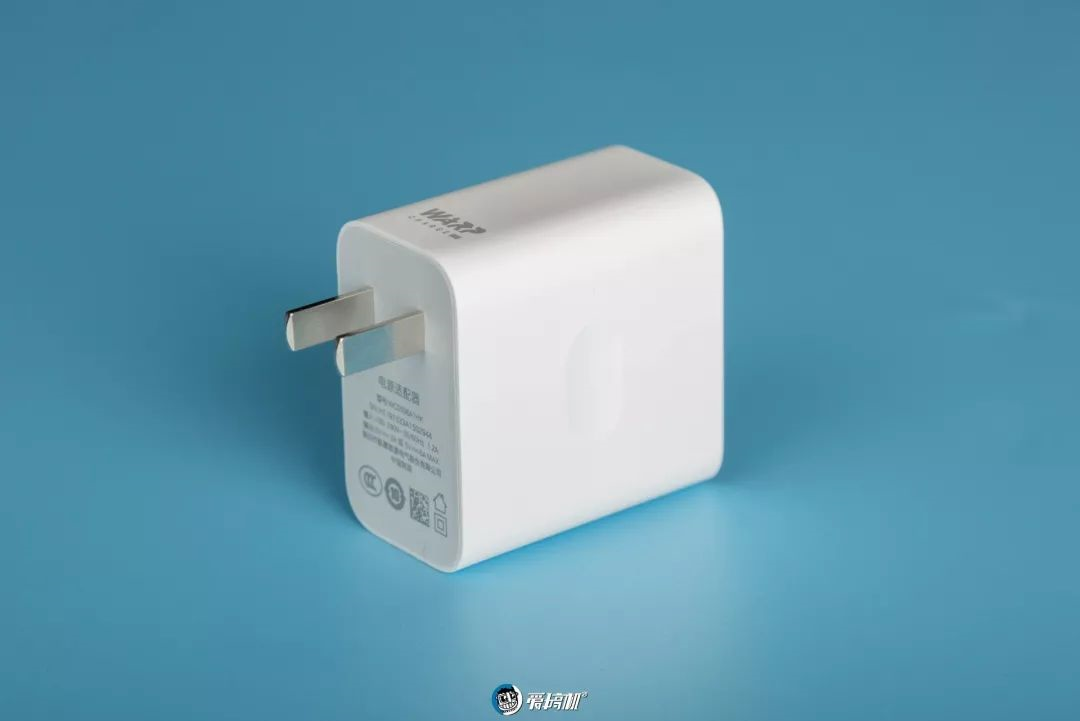 OnePlus 7 Pro充電アダプター|OnePlus 7 Proレビュー