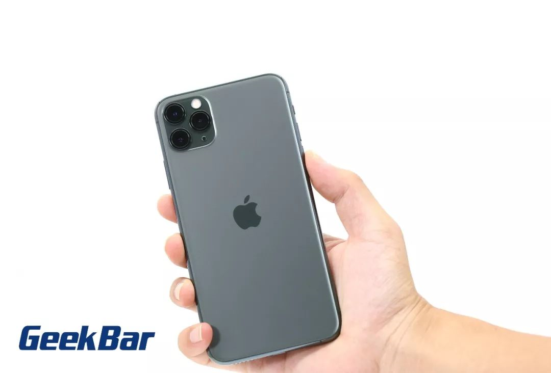 iPhone11 Pro Max̩サイズ