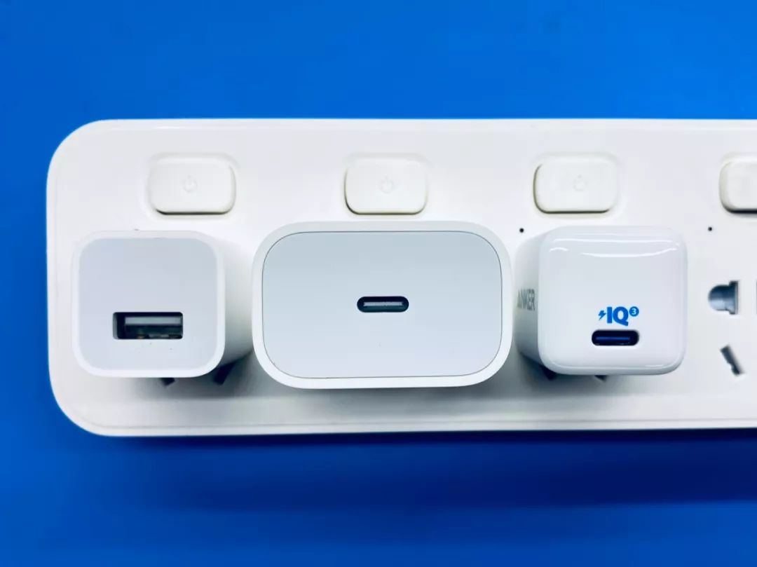 iPhone11 Pro Max̩の充電アダプター