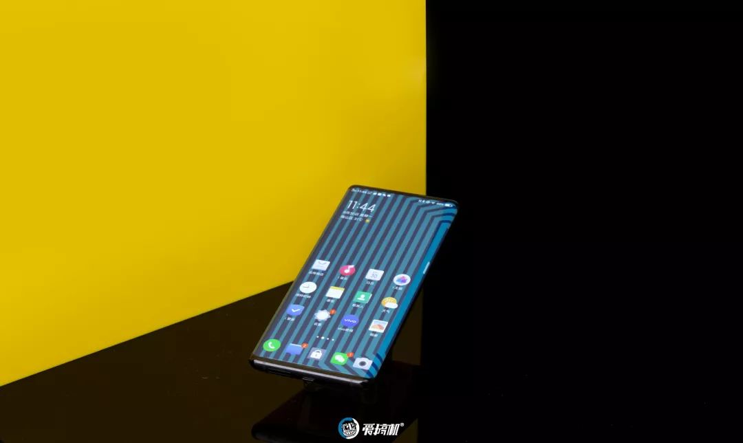 ウォーターフォールディスプレイ