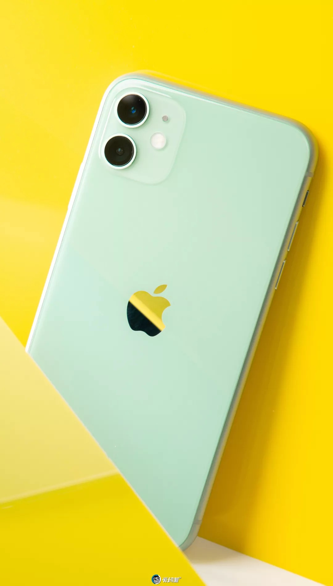 iPhone11の背面appleロゴ