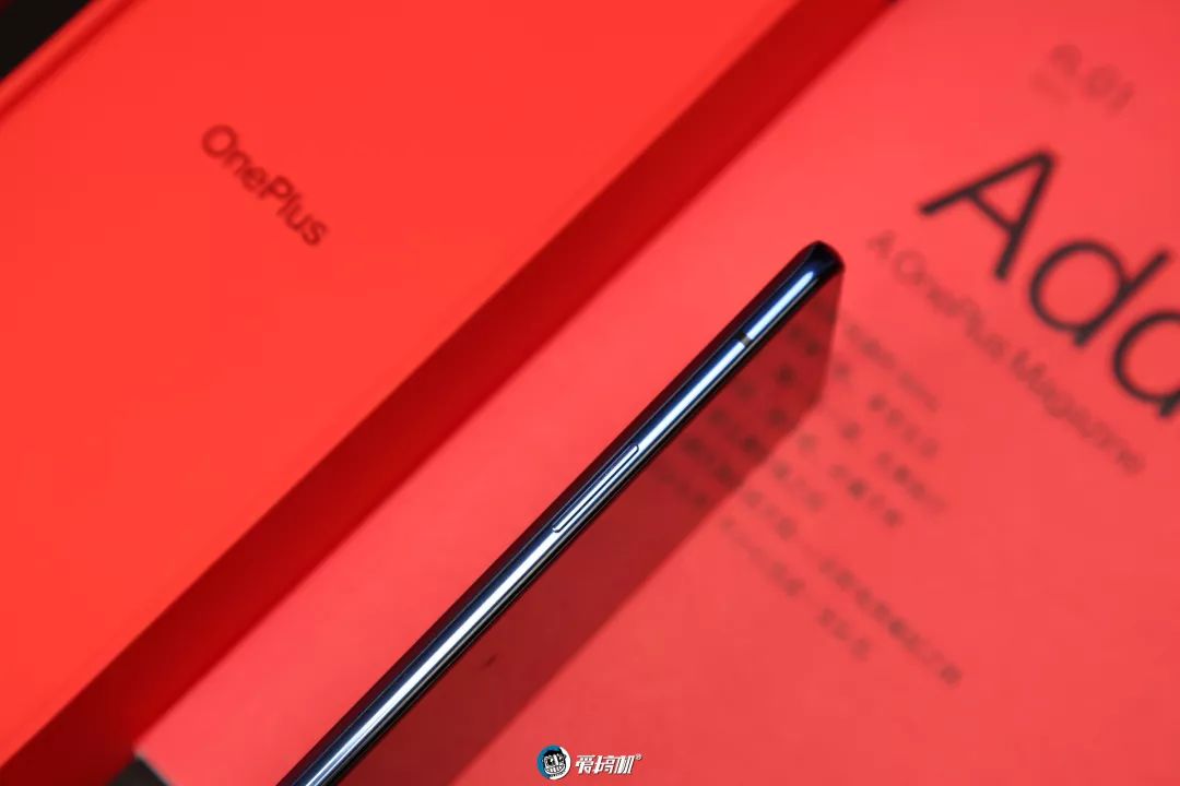 音量調整ボタン|OnePlus 7T レビュー